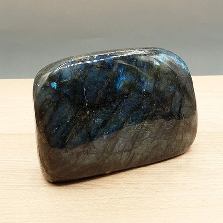 Bloc de Labradorite N°3 - 1740g (Madagascar) - Nature Minérale