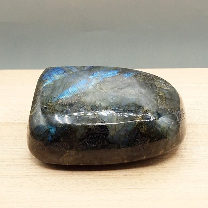 Bloc de Labradorite N°3 - 1740g (Madagascar) - Nature Minérale