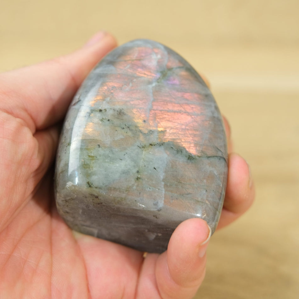 Bloc de Labradorite Spectrolite N° 2 - 327g (Madagascar) - Nature Minérale