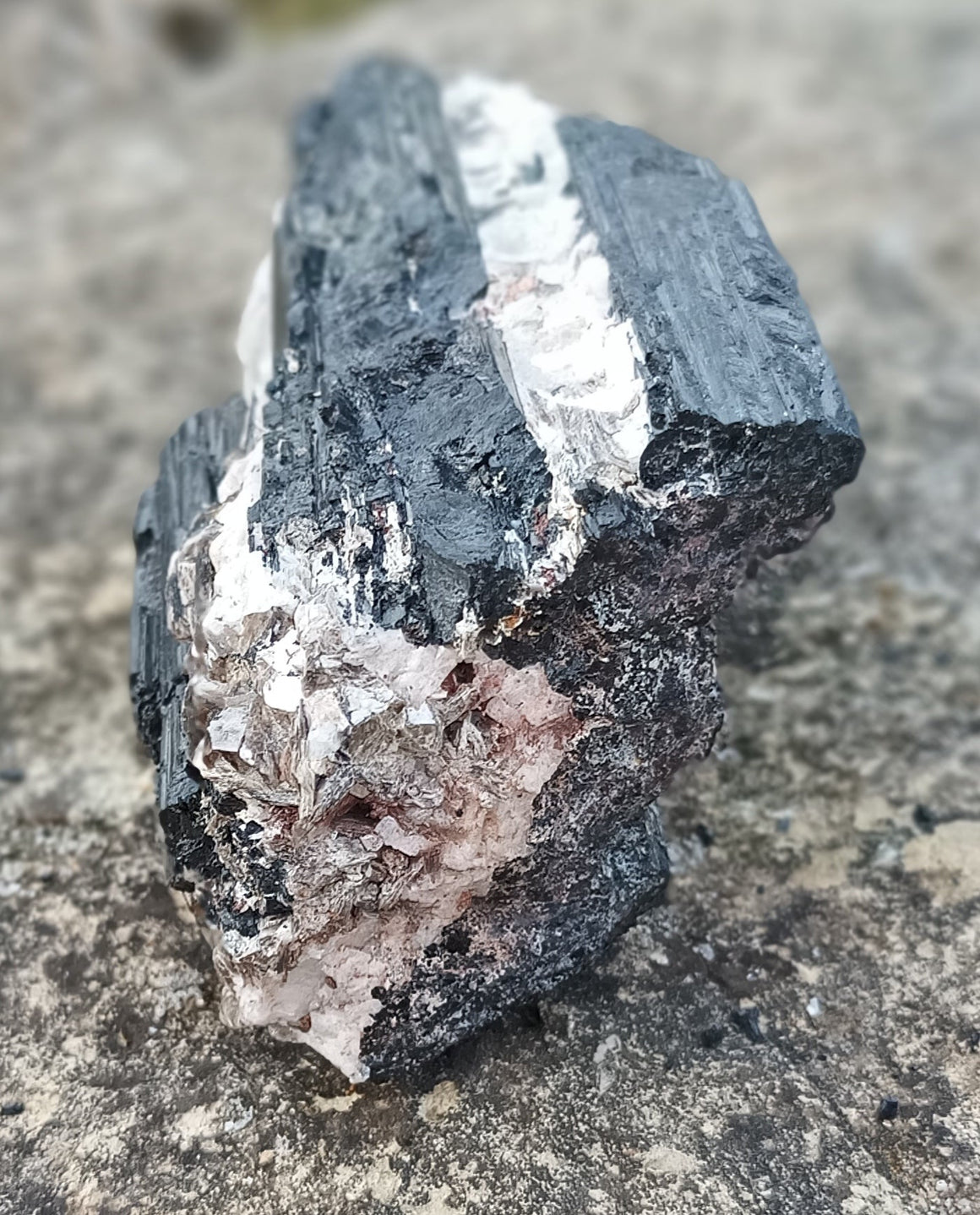 Bloc de Tourmaline 002 - 1234 g (Brésil) - Nature Minérale