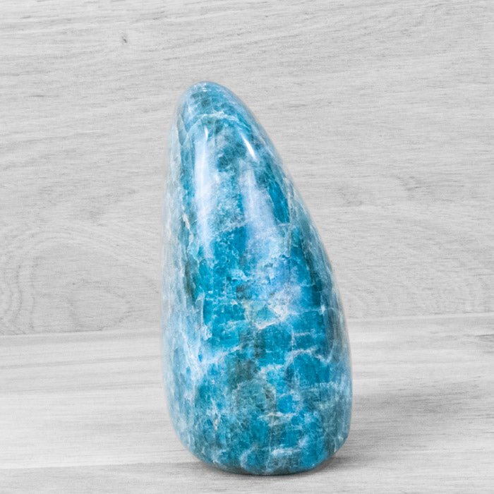 Forme libre : bloc Apatite Bleue n°2 - 570g (Madagascar) - Nature Minérale