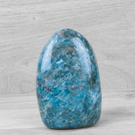 Forme libre : bloc Apatite Bleue n°2 - 570g (Madagascar) - Nature Minérale