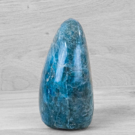 Forme libre : bloc Apatite Bleue n°2 - 570g (Madagascar) - Nature Minérale