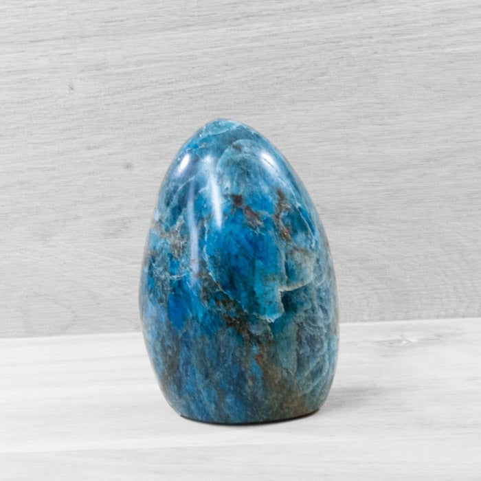 Forme libre : bloc Apatite Bleue n°4 - 665g (Madagascar) - Nature Minérale