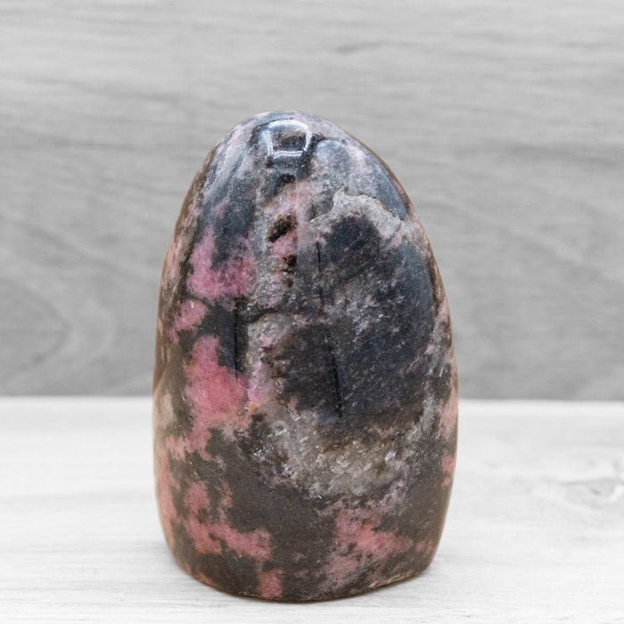 Forme libre : bloc Rhodonite de Madagascar A+n°1 - 656g - Nature Minérale