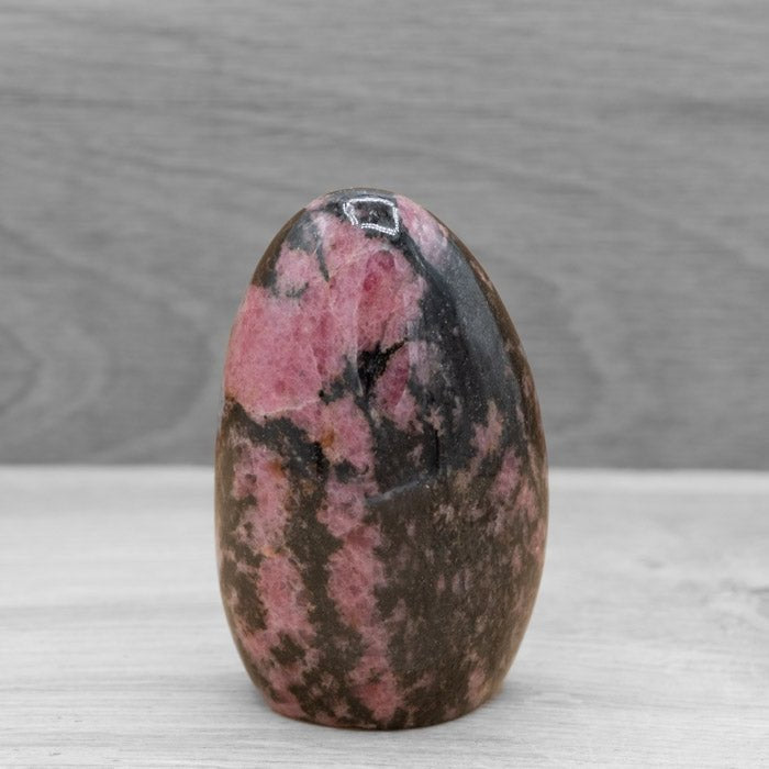 Forme libre : bloc Rhodonite de Madagascar A+n°3 - 266g - Nature Minérale