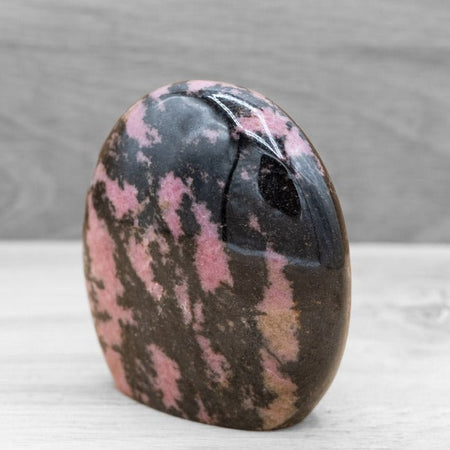 Forme libre : bloc Rhodonite de Madagascar A+n°4 - 604g - Nature Minérale