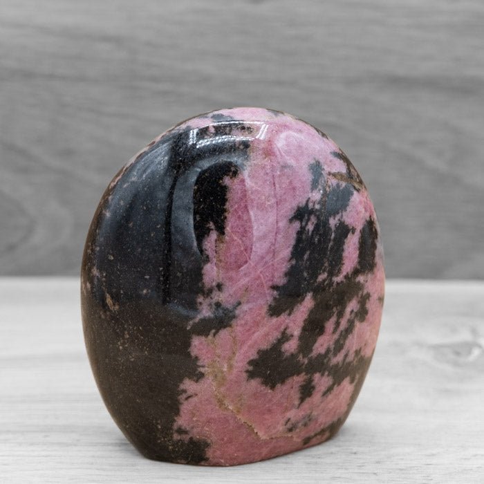 Forme libre : bloc Rhodonite de Madagascar A+n°4 - 604g - Nature Minérale