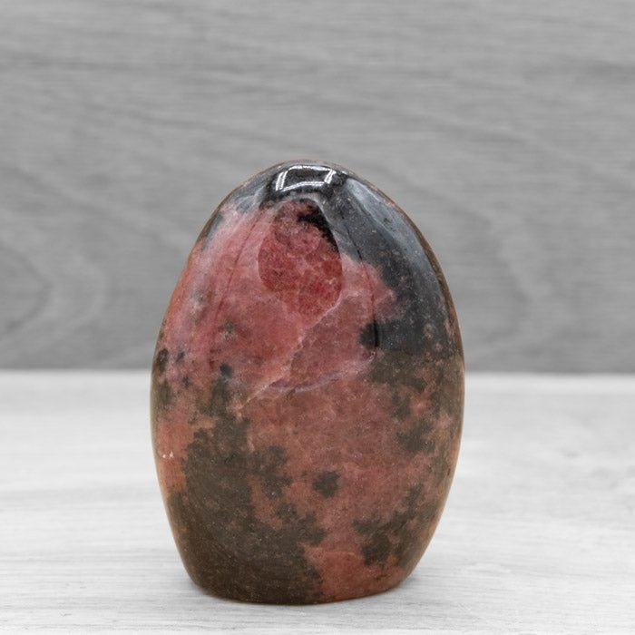 Forme libre : bloc Rhodonite de Madagascar A+n°5 - 261g - Nature Minérale