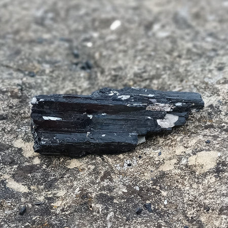 Tourmaline noire brute 4 (74g) (Brésil) - Nature Minérale