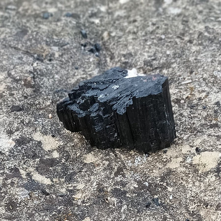 Tourmaline noire brute 6 (121g) (Brésil) - Nature Minérale