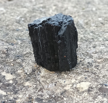 Tourmaline noire brute 7 (286g) (Brésil) - Nature Minérale