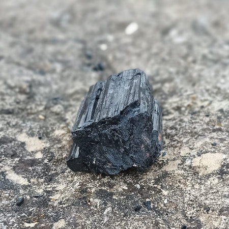 Tourmaline noire brute 8 (121g) (Brésil) - Nature Minérale